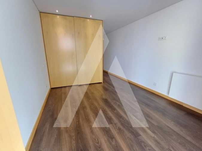 Apartamento T2 para Arrendamento em Aradas Foto 13