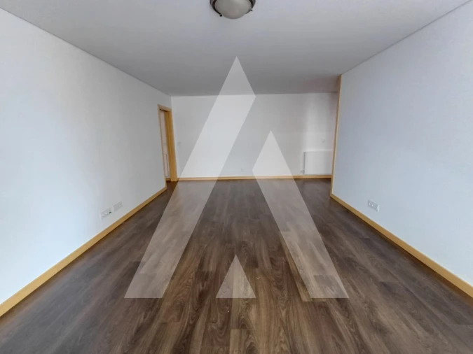 Apartamento T2 para Arrendamento em Aradas Foto 8