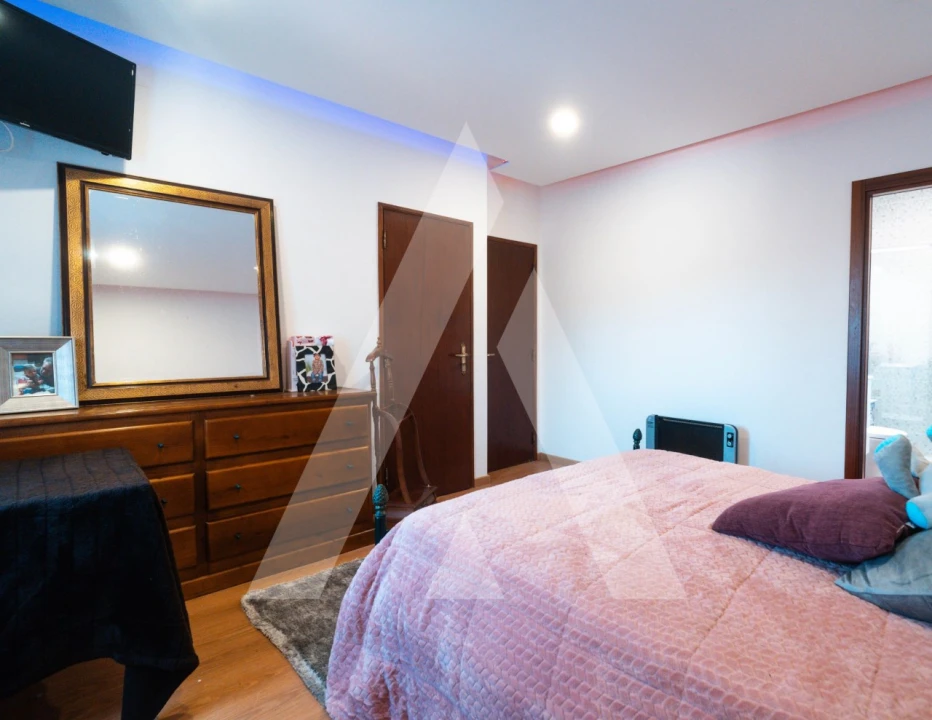 Moradia T5 para Venda em Freixianda, Ribeira do Fárrio e Formigais Foto 6