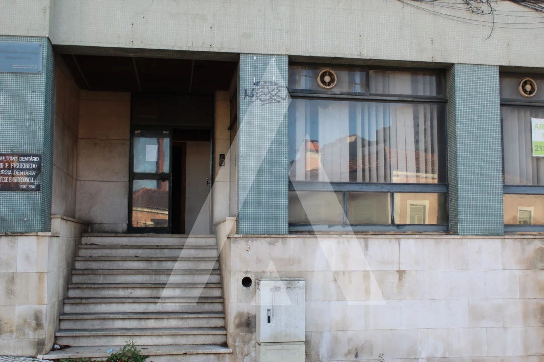 Loja para Venda em Sé Nova, Santa Cruz, Almedina e São Bartolomeu Foto 4