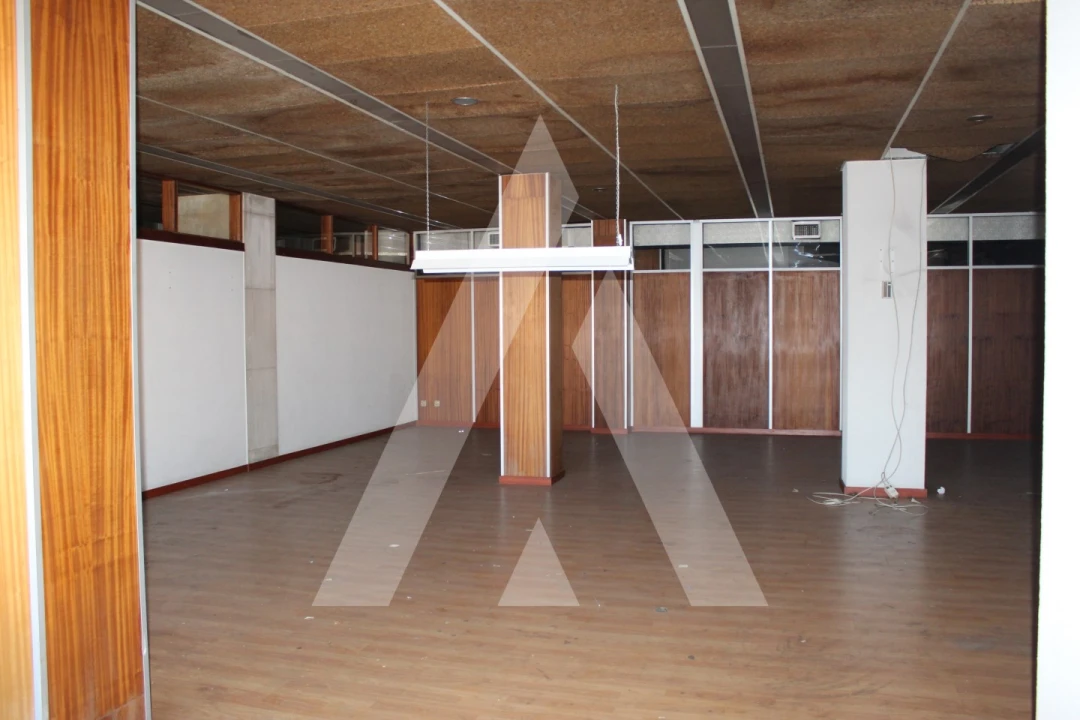 Loja para Venda em Sé Nova, Santa Cruz, Almedina e São Bartolomeu Foto 9