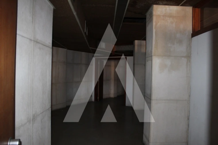 Loja para Venda em Sé Nova, Santa Cruz, Almedina e São Bartolomeu Foto 17