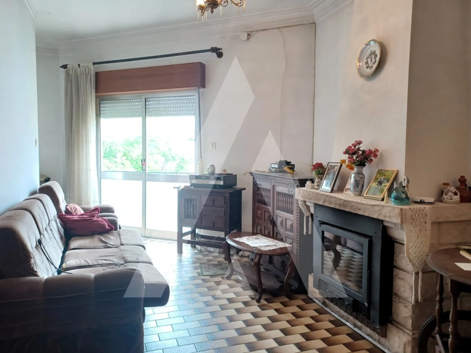 Moradia T2 para Venda em Abraveses Foto 6