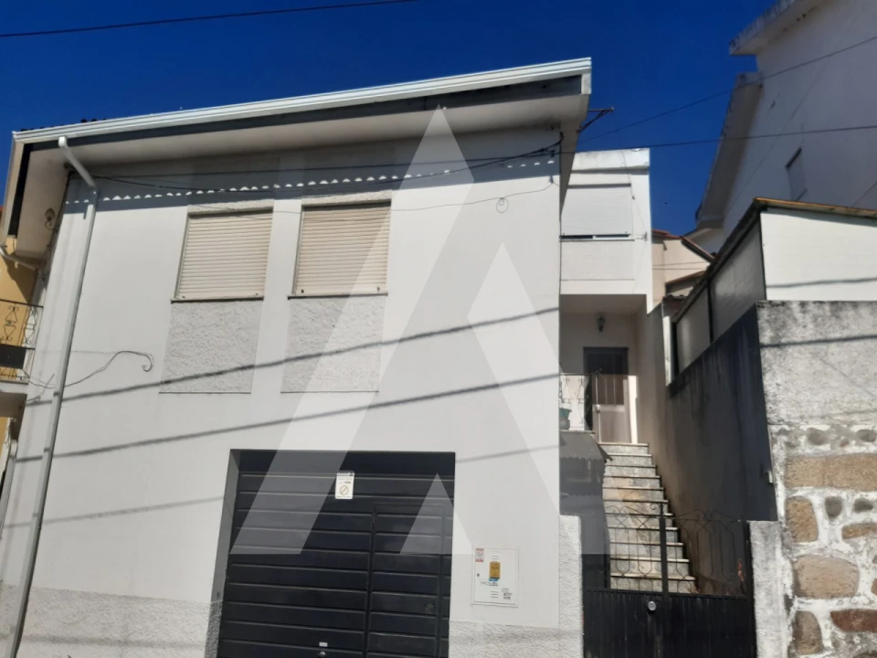 Moradia T2 para Venda em Abraveses Foto 1