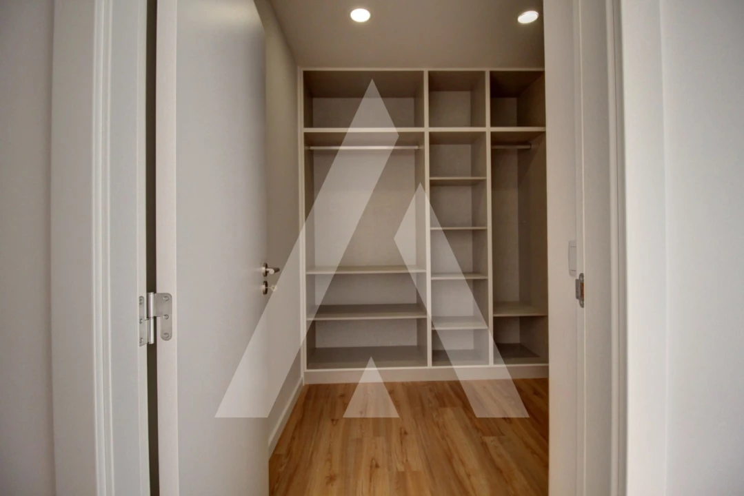 Apartamento T2 para Venda em Poiares (Santo Andre) Foto 20