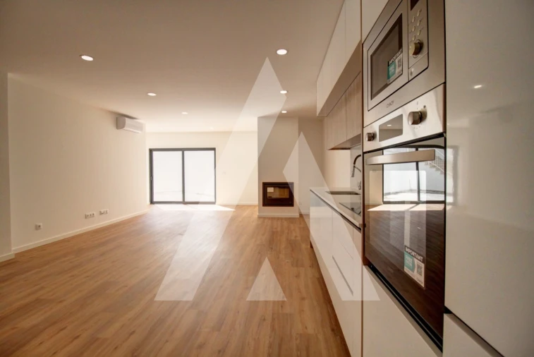 Apartamento T2 para Venda em Poiares (Santo Andre) Foto 8