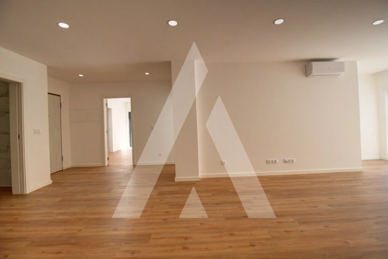 Apartamento T2 para Venda em Poiares (Santo Andre) Foto 11