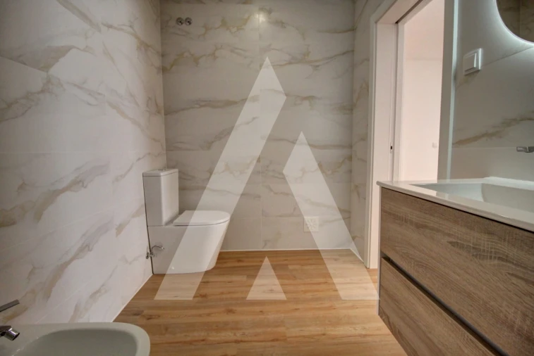 Apartamento T2 para Venda em Poiares (Santo Andre) Foto 15