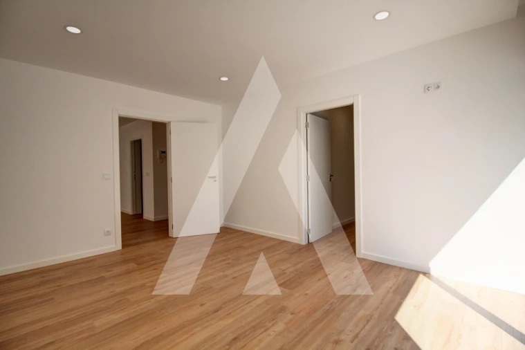 Apartamento T2 para Venda em Poiares (Santo Andre) Foto 19