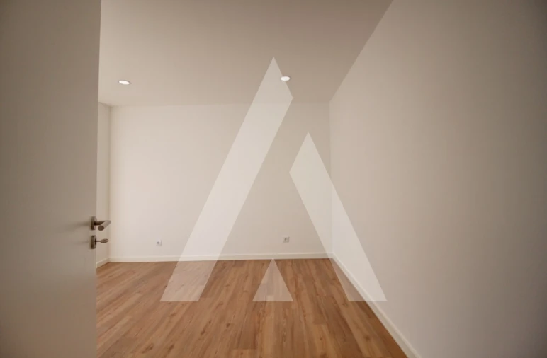 Apartamento T2 para Venda em Poiares (Santo Andre) Foto 24