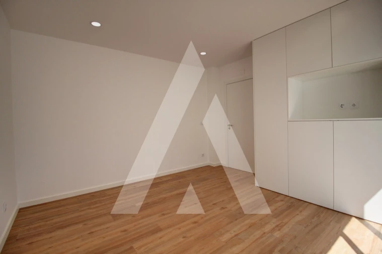 Apartamento T2 para Venda em Poiares (Santo Andre) Foto 29