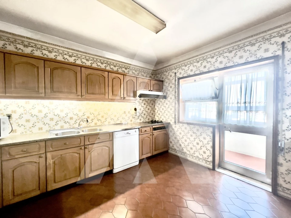 Apartamento T4 para Venda em São João da Madeira Foto 12