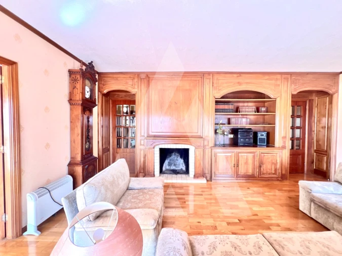 Apartamento T4 para Venda em São João da Madeira Foto 5