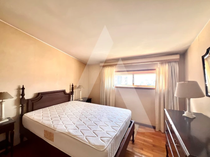 Apartamento T4 para Venda em São João da Madeira Foto 40