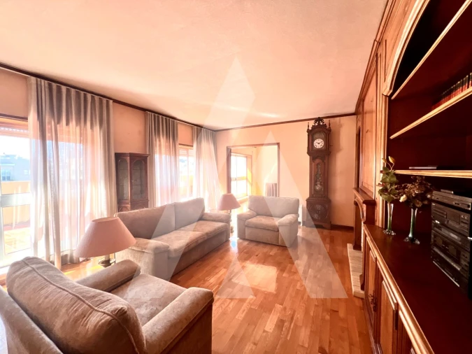 Apartamento T4 para Venda em São João da Madeira Foto 7