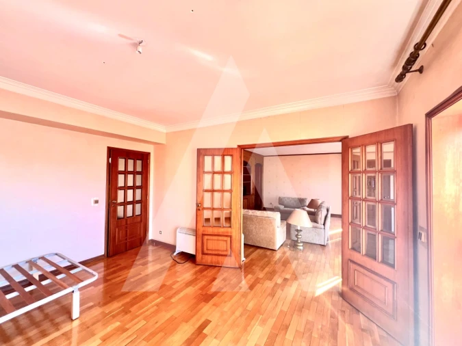 Apartamento T4 para Venda em São João da Madeira Foto 8