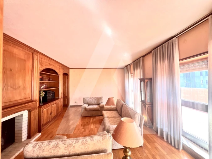 Apartamento T4 para Venda em São João da Madeira Foto 6