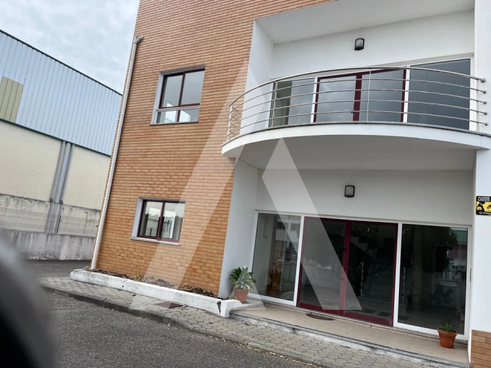 Armazém para Arrendamento em Gafanha da Encarnação Foto 1