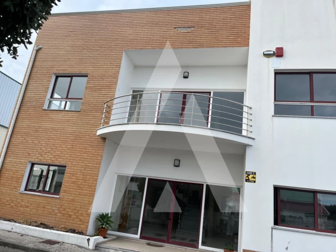 Armazém para Arrendamento em Gafanha da Encarnação Foto 4