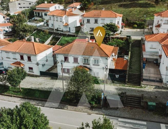 Moradia T3 para Venda em Castanheira de Pêra e Coentral