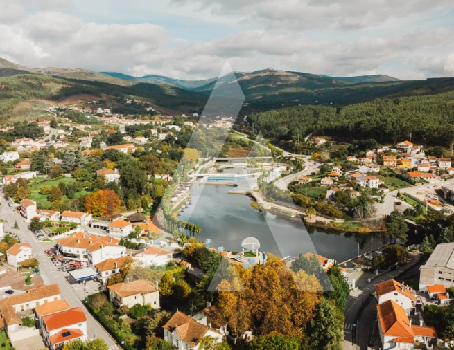 Moradia T3 para Venda em Castanheira de Pêra e Coentral Foto 4
