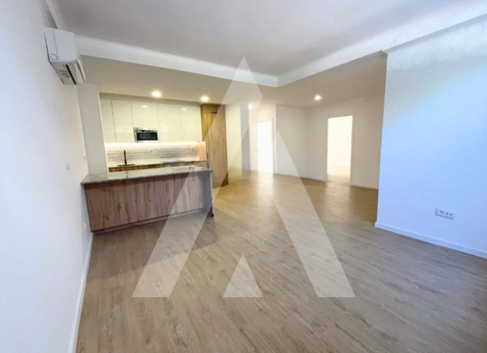 Apartamento T3 para Venda em Águas Livres Foto 2