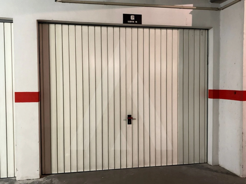 Garagem para Arrendamento em Aradas Foto 7