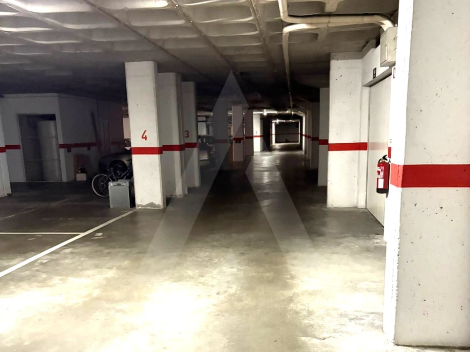 Garagem para Arrendamento em Aradas Foto 8