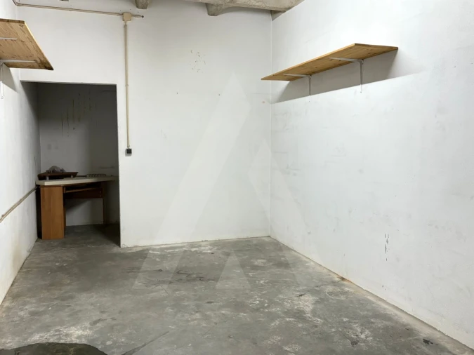 Garagem para Arrendamento em Aradas Foto 2