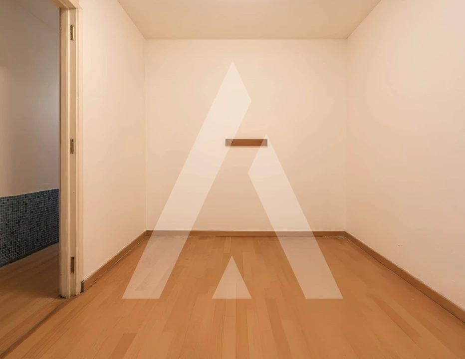 Prédio para Venda em Sé Nova, Santa Cruz, Almedina e São Bartolomeu Foto 9