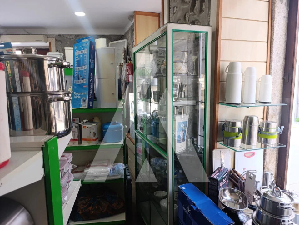 Negócio para Cedência de Quotas em Santa Maria Maior e Monserrate e Meadela Foto 3