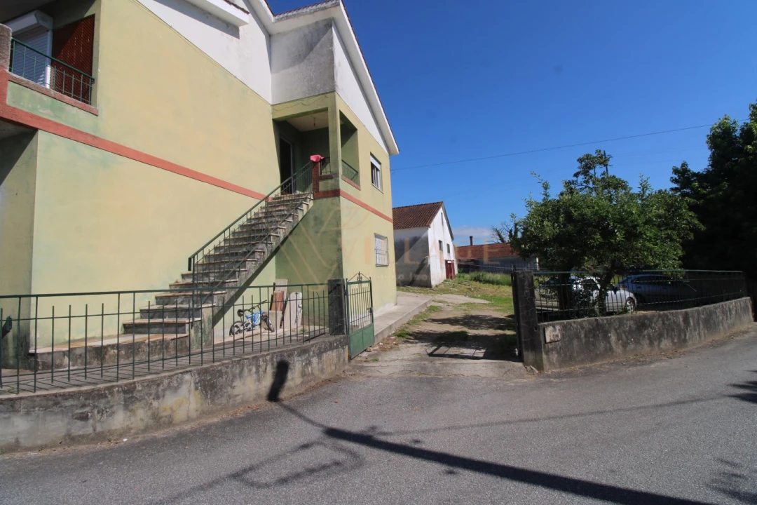 Moradia T9 para Venda em Campos e Vila Meã Foto 3