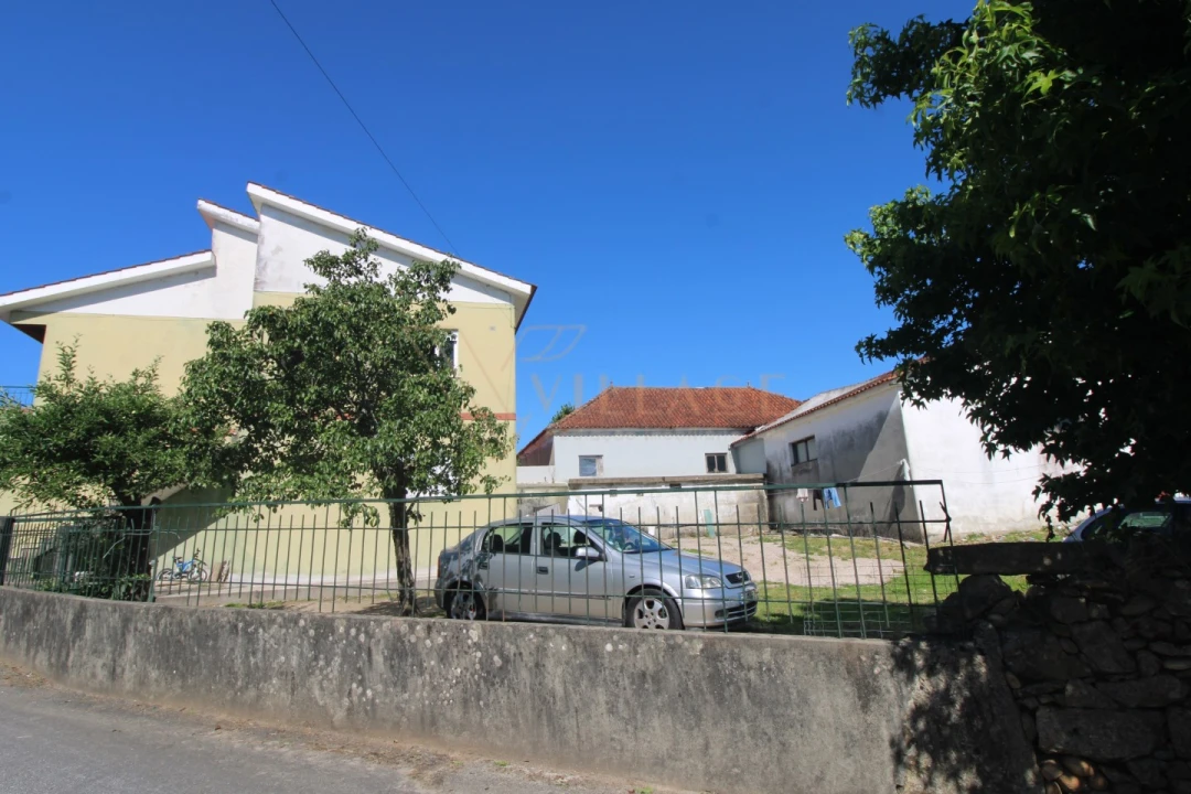 Moradia T9 para Venda em Campos e Vila Meã Foto 5