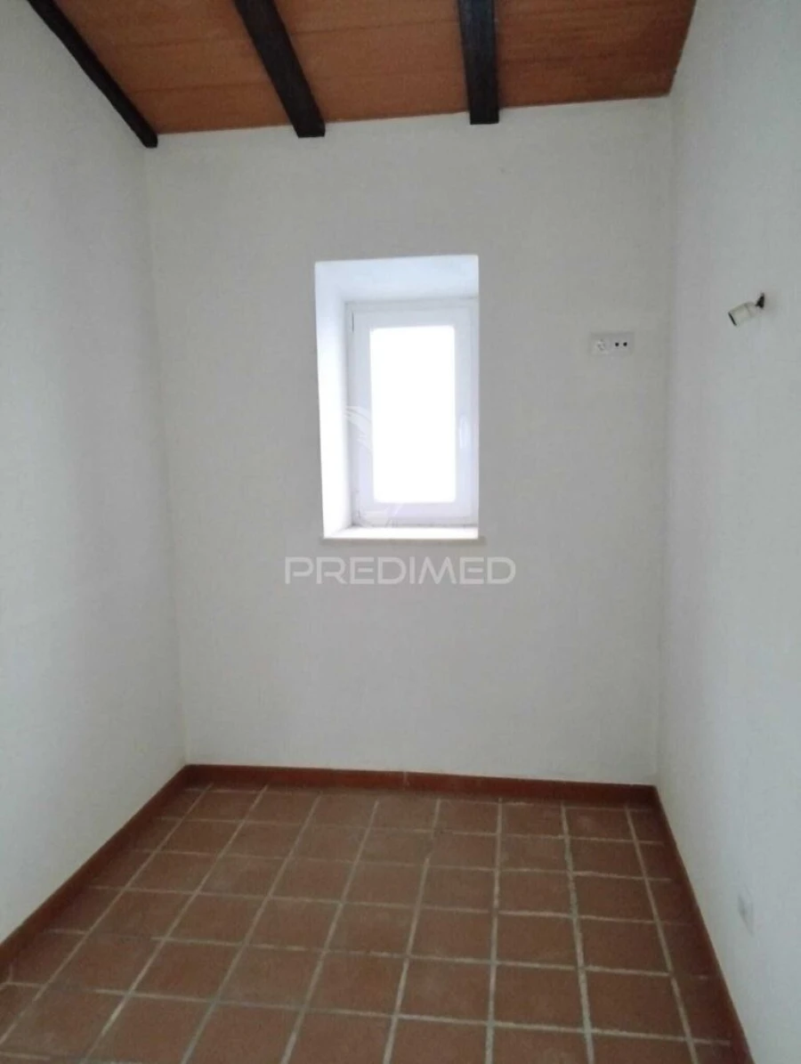 Moradia T2 para Venda em Santiago Maior Foto 4