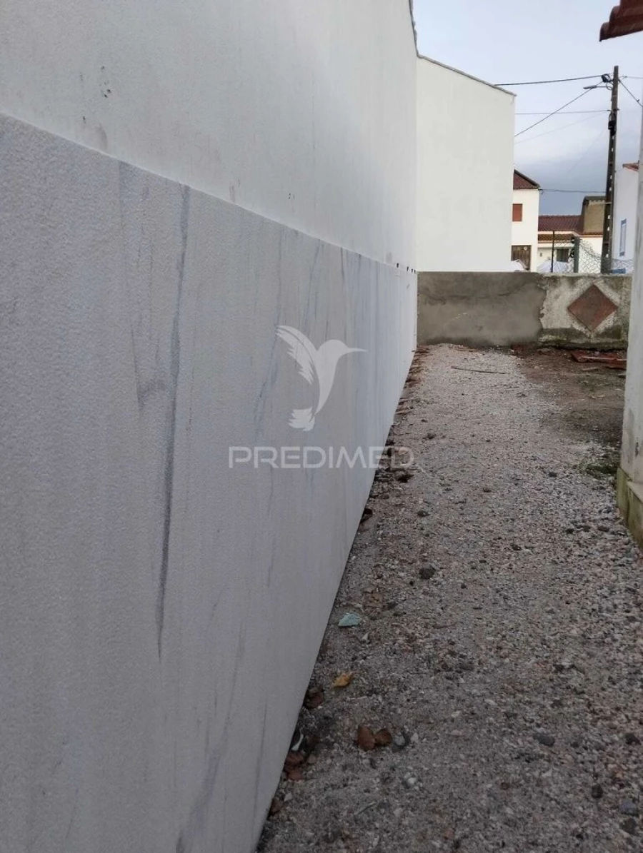 Moradia T2 para Venda em Santiago Maior Foto 15