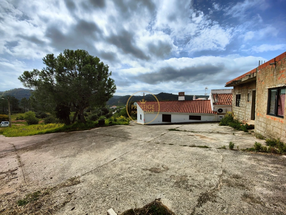 Moradia T2 para Venda em Salir Foto 12