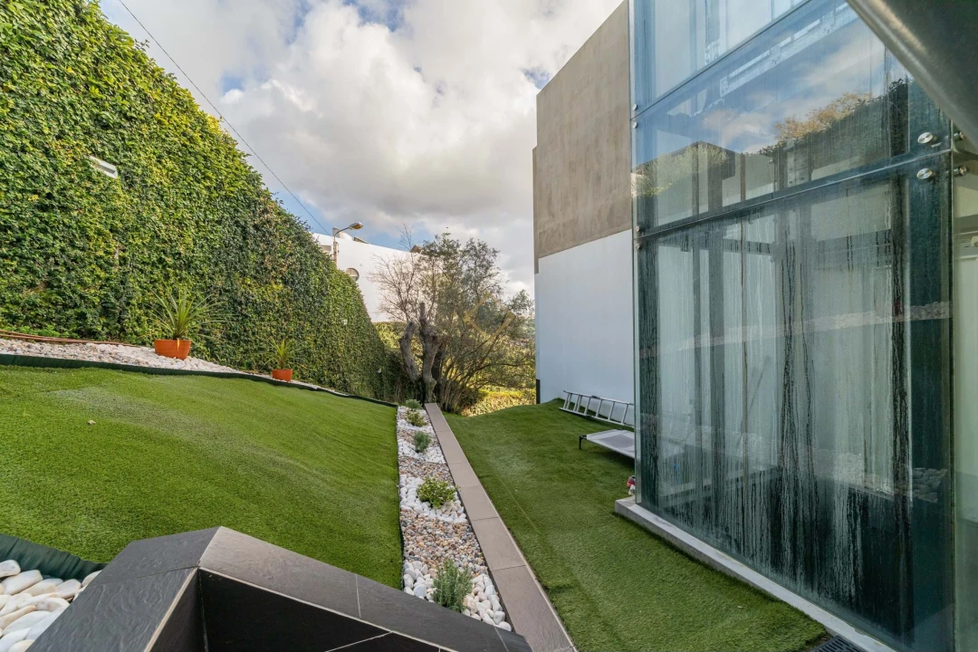 Moradia T6 para Venda em Carnaxide e Queijas Foto 63