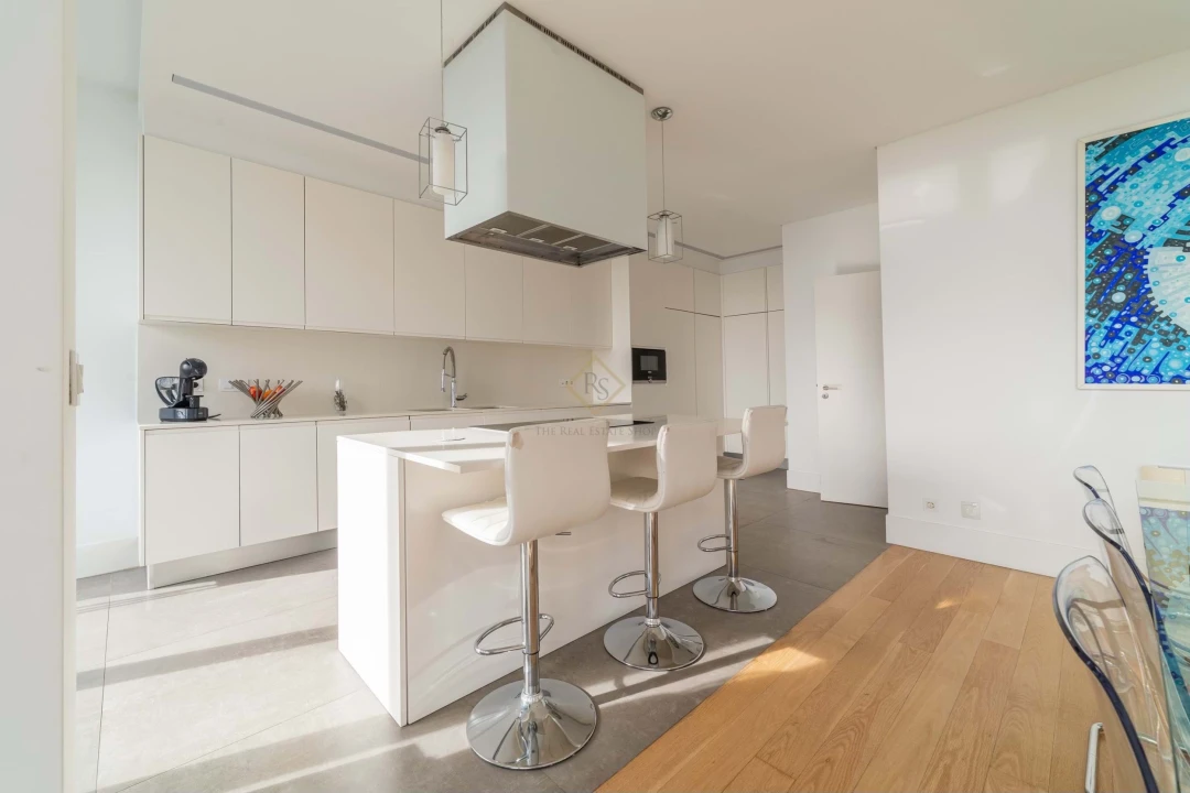 Moradia T6 para Venda em Carnaxide e Queijas Foto 11