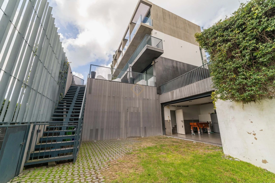 Moradia T6 para Venda em Carnaxide e Queijas Foto 66