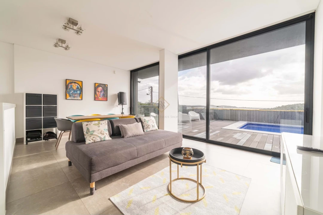 Moradia T6 para Venda em Carnaxide e Queijas Foto 25