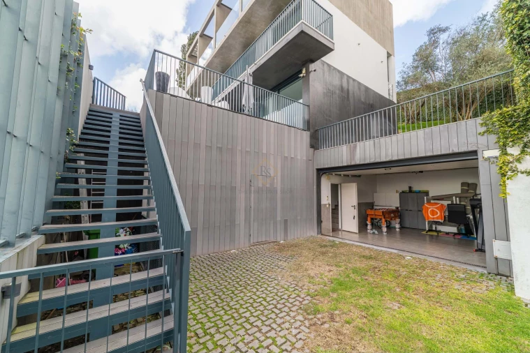 Moradia T6 para Venda em Carnaxide e Queijas Foto 67