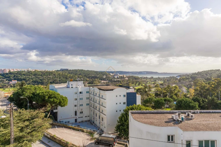 Moradia T6 para Venda em Carnaxide e Queijas Foto 38