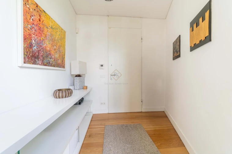 Moradia T6 para Venda em Carnaxide e Queijas Foto 57