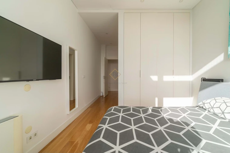 Moradia T6 para Venda em Carnaxide e Queijas Foto 44