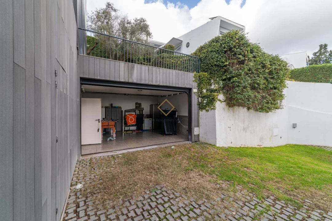 Moradia T6 para Venda em Carnaxide e Queijas Foto 68