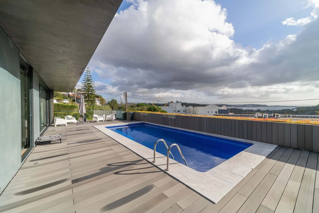 Moradia T6 para Venda em Carnaxide e Queijas Foto 21