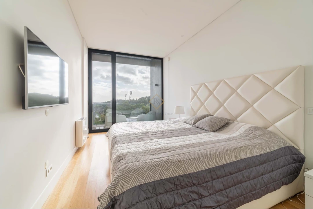 Moradia T6 para Venda em Carnaxide e Queijas Foto 3