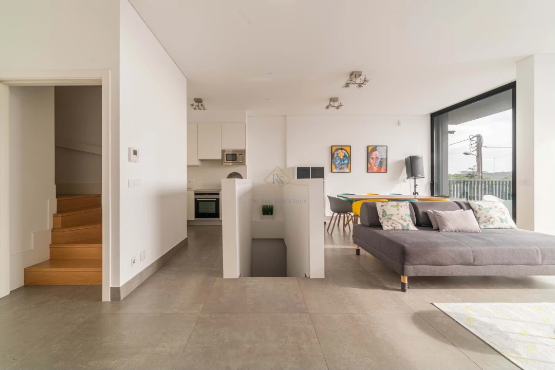 Moradia T6 para Venda em Carnaxide e Queijas Foto 29