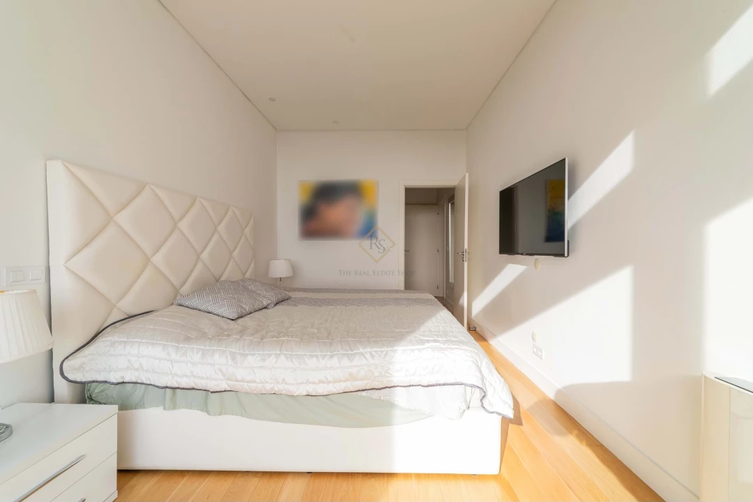 Moradia T6 para Venda em Carnaxide e Queijas Foto 39