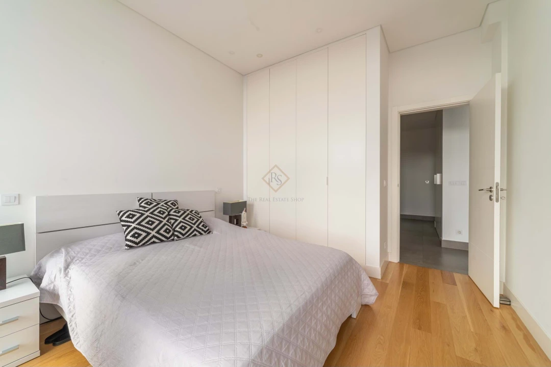 Moradia T6 para Venda em Carnaxide e Queijas Foto 33